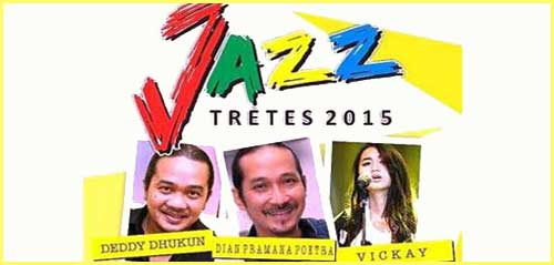 Deddy Dhukun Hibur Penonton Jazz Tretes 2015 1a