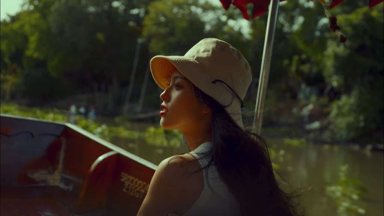 Wave to Earth - homesick (Official Lyric Video)