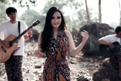 Lagu Terpopuler Soegi Bornean