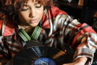 Lagu Buat Nahan Tangis